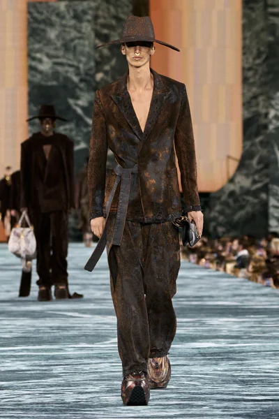 Look 83